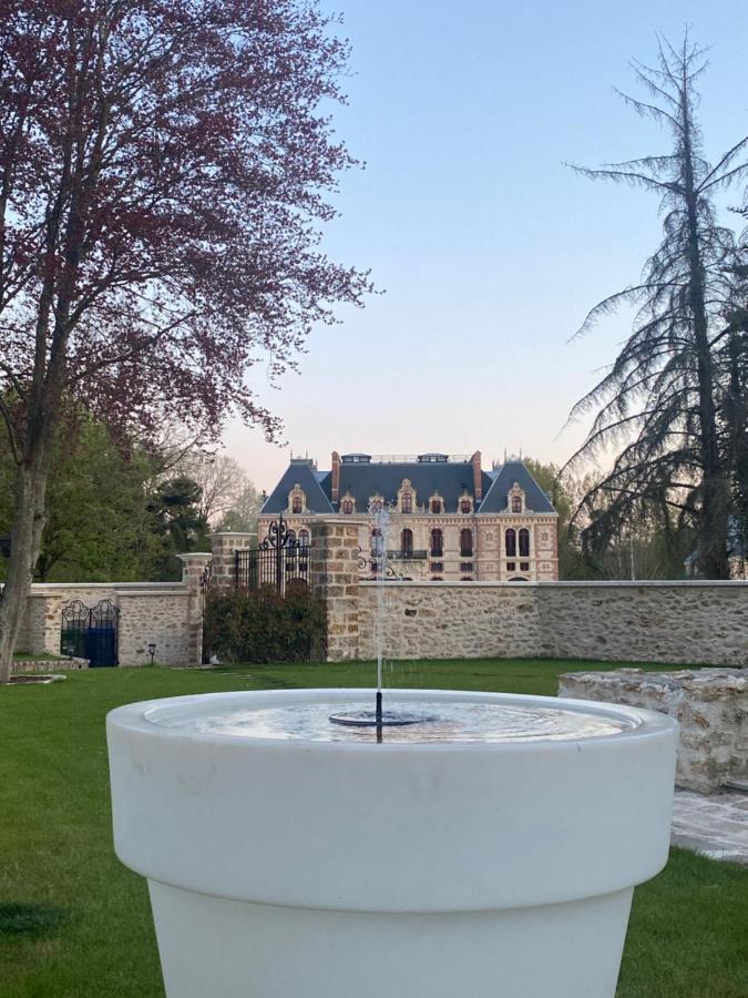 Loft Dans Le Clocher Face Au Chateau Bonnelles Dış mekan fotoğraf