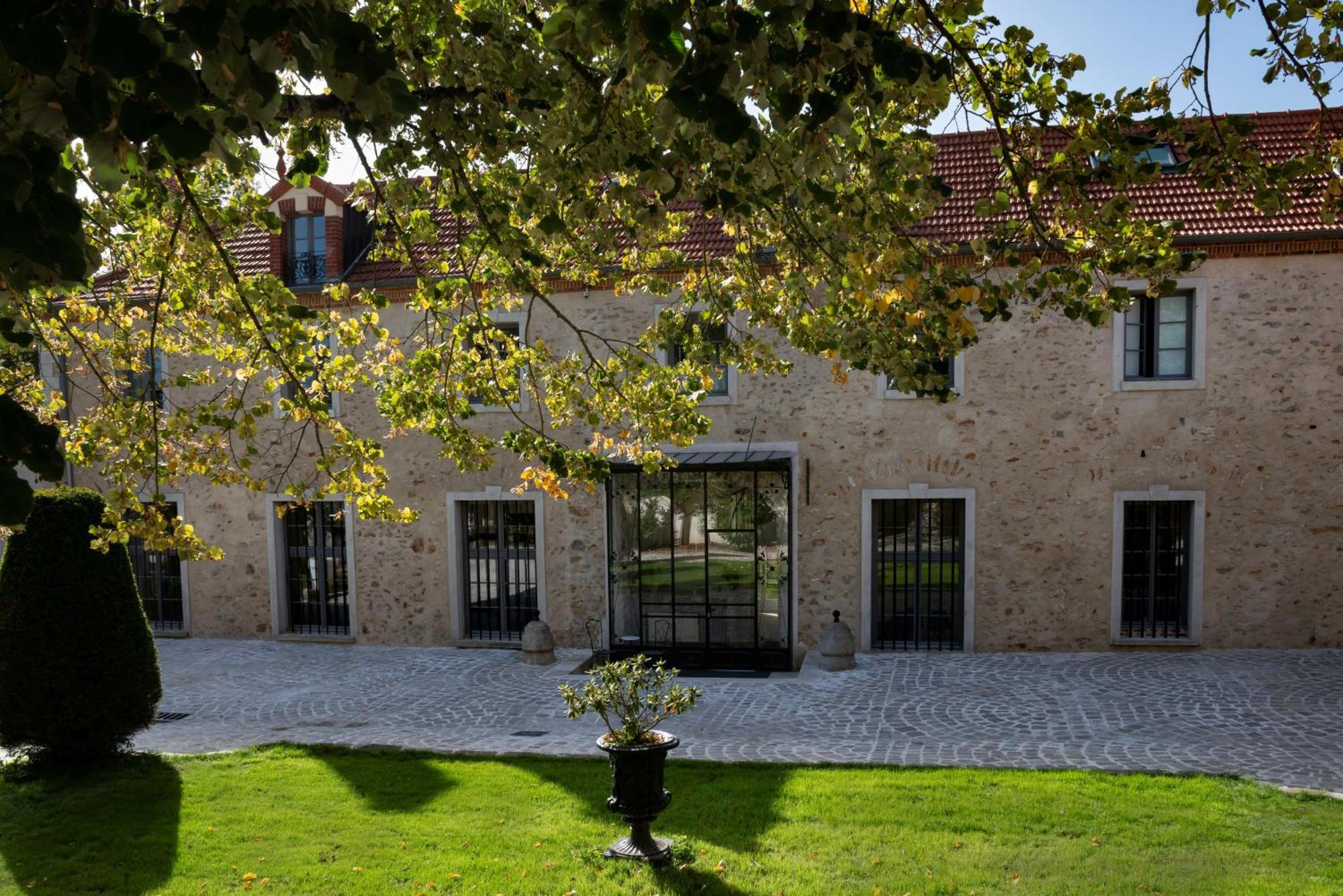 Loft Dans Le Clocher Face Au Chateau Bonnelles Dış mekan fotoğraf